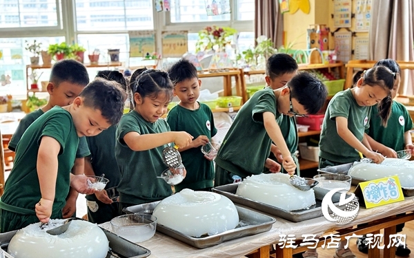 平輿縣第二幼兒園“我的節(jié)日我做主”親子游園活動(dòng)：雙節(jié)同慶，共促成長(zhǎng)    