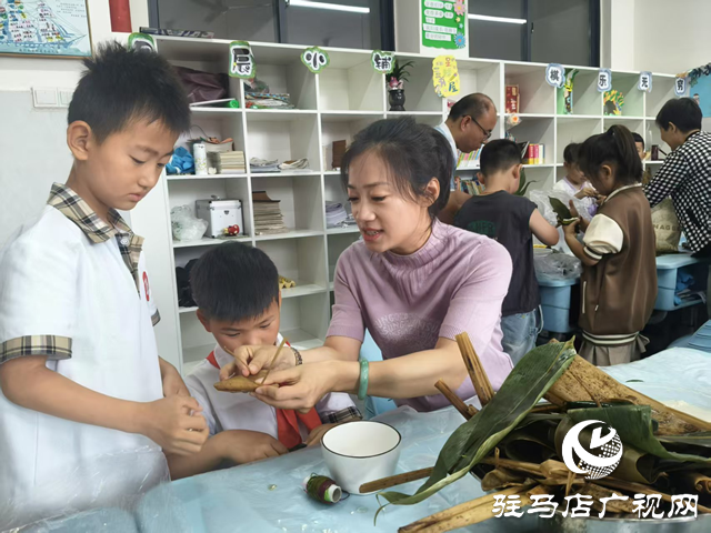 駐馬店經(jīng)濟開發(fā)區(qū)金雀路小學(xué)開展端午民俗活動