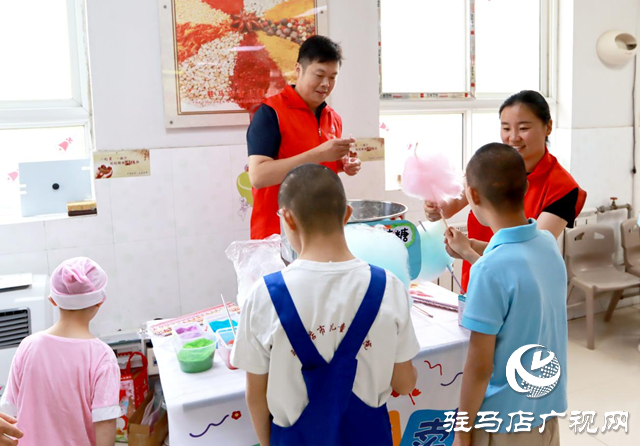 雙節(jié)送暖市福利院 志愿服務讓童心飛揚
