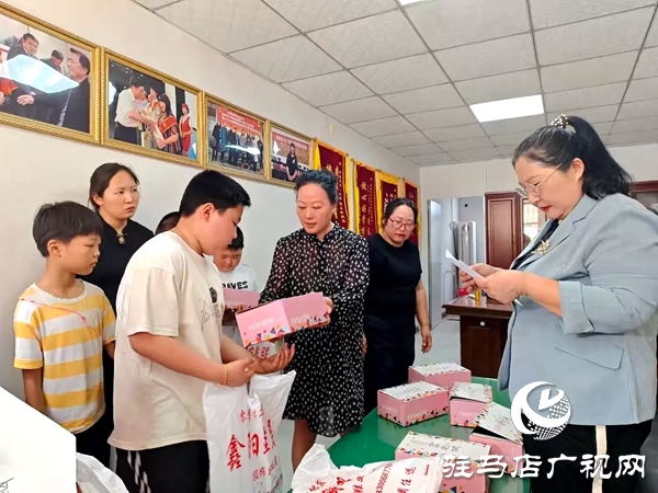 愛(ài)心潤(rùn)童心 真情暖六一 ——中國(guó)好人越玉環(huán)攜手愛(ài)心人士慰問(wèn)射橋鎮(zhèn)第一小學(xué)貧困兒童