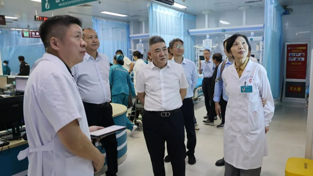 首都醫(yī)科大學董會卿教授到駐馬店市中心醫(yī)院指導交流