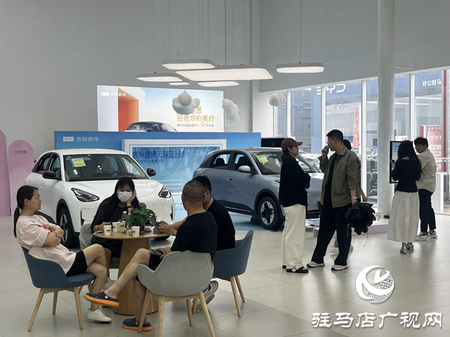 新能源汽車銷量持續(xù)攀升 引領出行新潮流