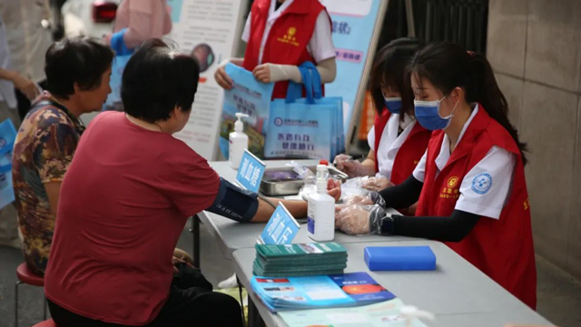  駐馬店市第一人民醫(yī)院：全國愛眼日，行動點亮“視”界