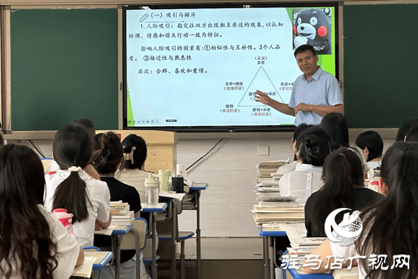 駐馬店職業(yè)技術學院校長宋華民深入北校區(qū)聽課調研