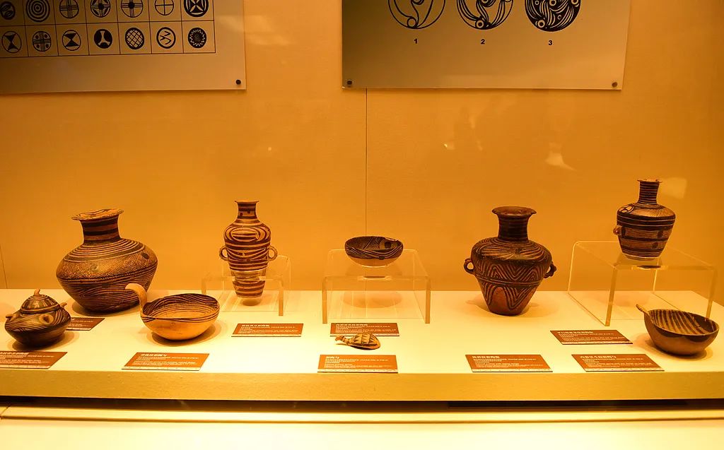 文博日歷丨5000多歲的“陶二妮”帶你認識彩陶