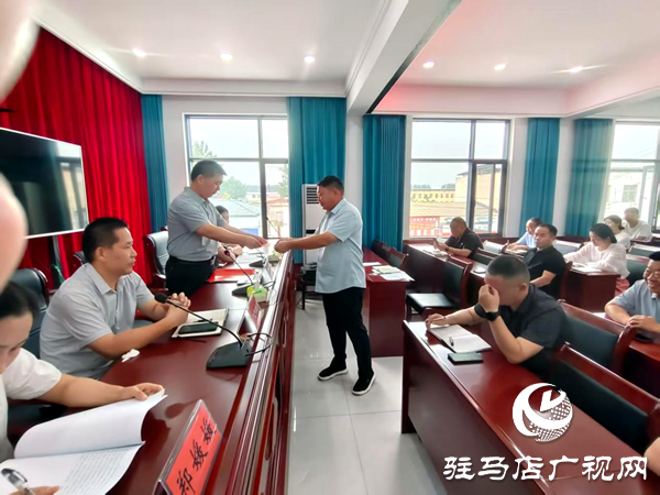 平輿縣李屯鎮(zhèn)：筑牢防溺水 “安全網(wǎng)”  簽訂責(zé)任書保平安