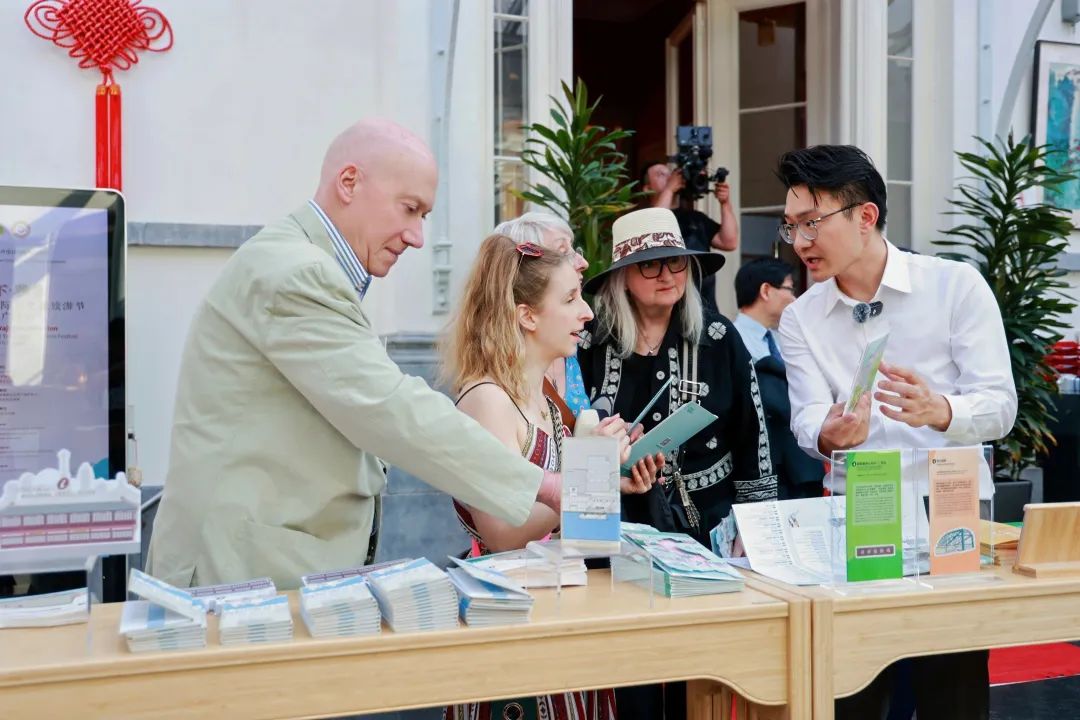 “茶和天下·雅集”暨第30屆上海國(guó)際茶文化旅游節(jié)歐洲推廣活動(dòng)在布魯塞爾中國(guó)文化中心舉行