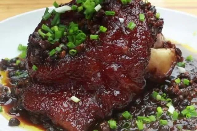 　　跟著文旅君玩轉(zhuǎn)駐馬店，打開沉浸式實景演藝互動體驗之旅→