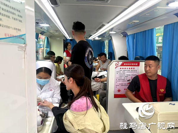 平輿縣萬金店鎮(zhèn)：熱血點燃希望，愛心傳遞力量