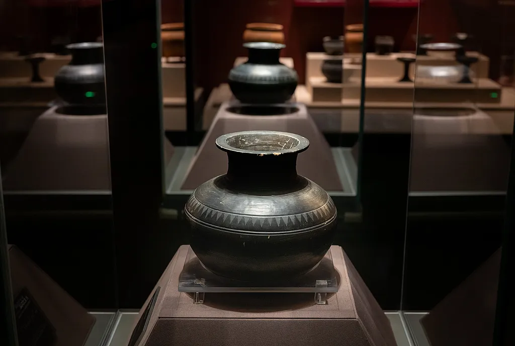 楚人的“黑”科技 地下埋藏2500年依舊熠熠生輝