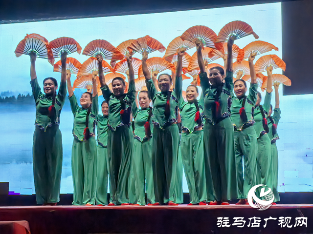 駐馬店市多藝術(shù)團齊聚皇家驛站 共慶中國共產(chǎn)黨成立104周年