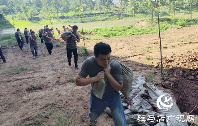 新蔡縣佛閣寺鎮(zhèn)：開(kāi)展防汛搶險(xiǎn)應(yīng)急演練 筑牢汛期安全防線