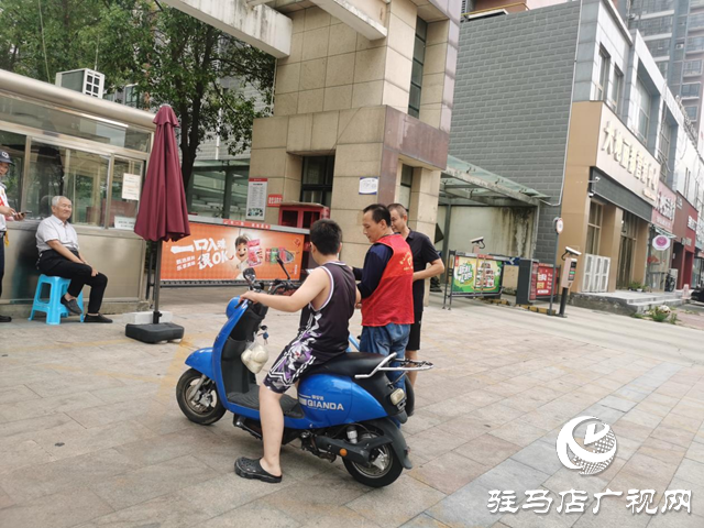  經(jīng)濟(jì)開發(fā)區(qū)界牌社區(qū)“慶七一 感黨恩 跟黨走”防范電信網(wǎng)絡(luò)詐騙宣傳進(jìn)社區(qū)活動