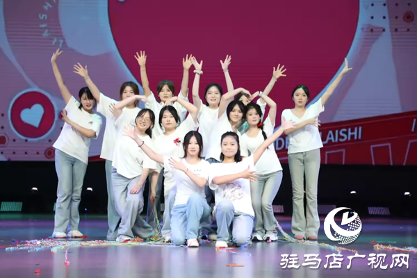  仲夏序章如“樂”而至2025黃淮學(xué)院音樂學(xué)院暑期“三下鄉(xiāng)”匯演璀璨啟幕