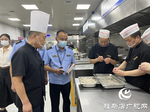 驛城區(qū)市場(chǎng)監(jiān)督管理局開(kāi)展酒店出攤現(xiàn)象專項(xiàng)監(jiān)督檢查