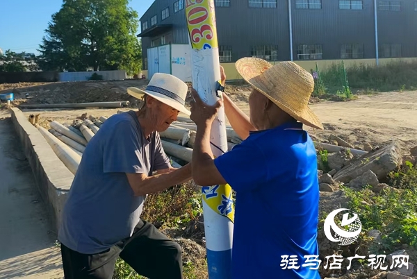  西平縣柏城街道開展小廣告清理行動