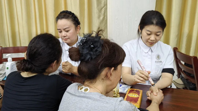 健康天中行，大醫(yī)獻(xiàn)愛心|駐馬店市中醫(yī)院專家走進(jìn)市老干部活動(dòng)中心開展健康科普和義診活動(dòng)