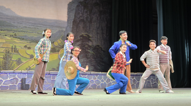 “中原文化大舞臺(tái)”上演《朝陽(yáng)溝》 經(jīng)典豫劇引駐馬店觀眾共鳴
