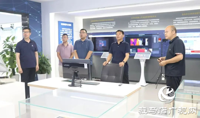 駐馬店職業(yè)技術(shù)學(xué)院校長(zhǎng)宋華民一行赴鄭州輕大產(chǎn)業(yè)技術(shù)研究院考察交流