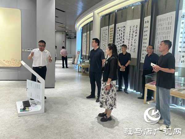 光明日?qǐng)?bào)記者調(diào)研平輿縣新時(shí)代文明實(shí)踐中心 點(diǎn)贊文明實(shí)踐工作成效