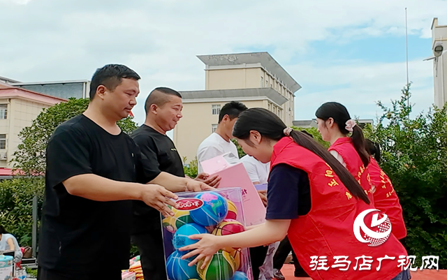 正陽(yáng)縣：公益活動(dòng)溫暖特殊兒童