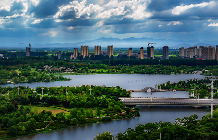 縣區(qū)動態(tài) | 一泓碧水繞城過 滿目青綠夏意濃
