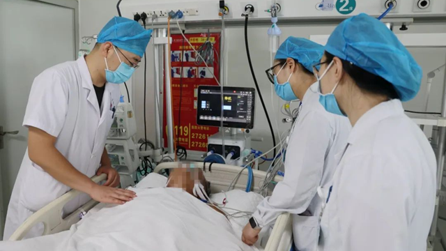  高溫下的生死競(jìng)速！駐馬店中心醫(yī)院成功救治高齡熱射病患者