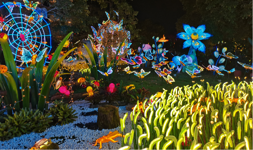 駐馬店消夏季新玩法！棲野城市營(yíng)地?zé)艄馑囆g(shù)節(jié)來(lái)襲