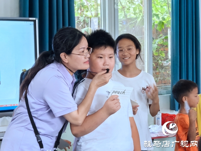 中華女子學(xué)院“愛心媽媽”暑期關(guān)愛行動在新蔡縣暖心啟航