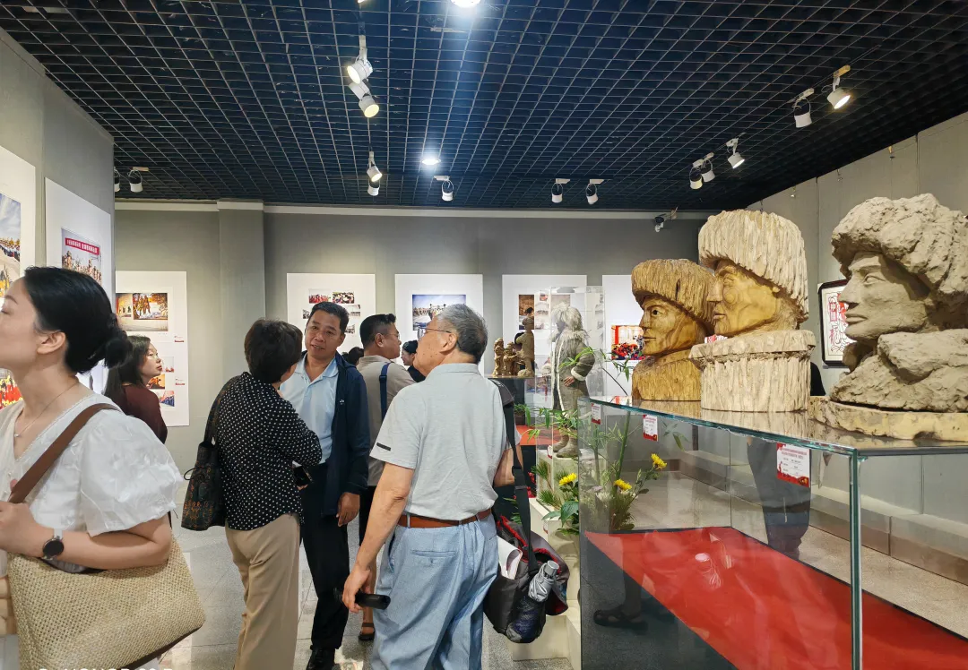 【展訊】紀念抗戰(zhàn)勝利80周年、楊靖宇將軍誕辰120周年美術書法攝影藝術展開幕