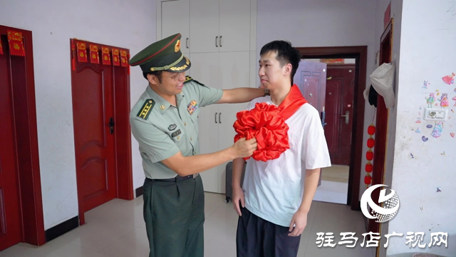 駐馬店學(xué)子趙文康！你的火箭軍工程大學(xué)錄取通知書送達(dá)！
