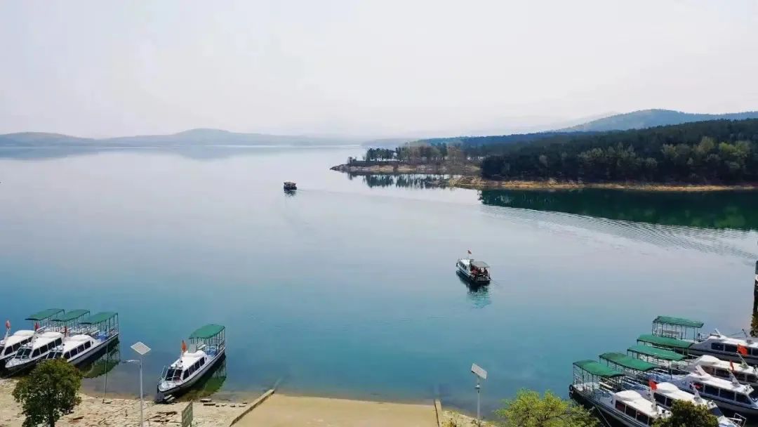 逃離鋼鐵森林！暑期親子游駐馬店銅山湖全攻略：游船、野趣、自然療愈之旅