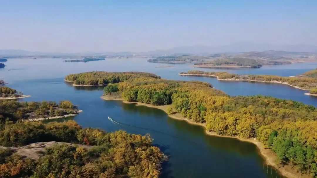 逃離鋼鐵森林！暑期親子游駐馬店銅山湖全攻略：游船、野趣、自然療愈之旅