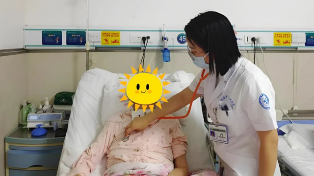 炎炎夏日送清涼，患者家屬高溫慰問沁人心