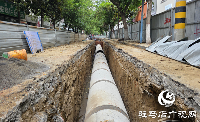 戰(zhàn)高溫保進(jìn)度 駐馬店市區(qū)春曉街排水工程加速惠民生