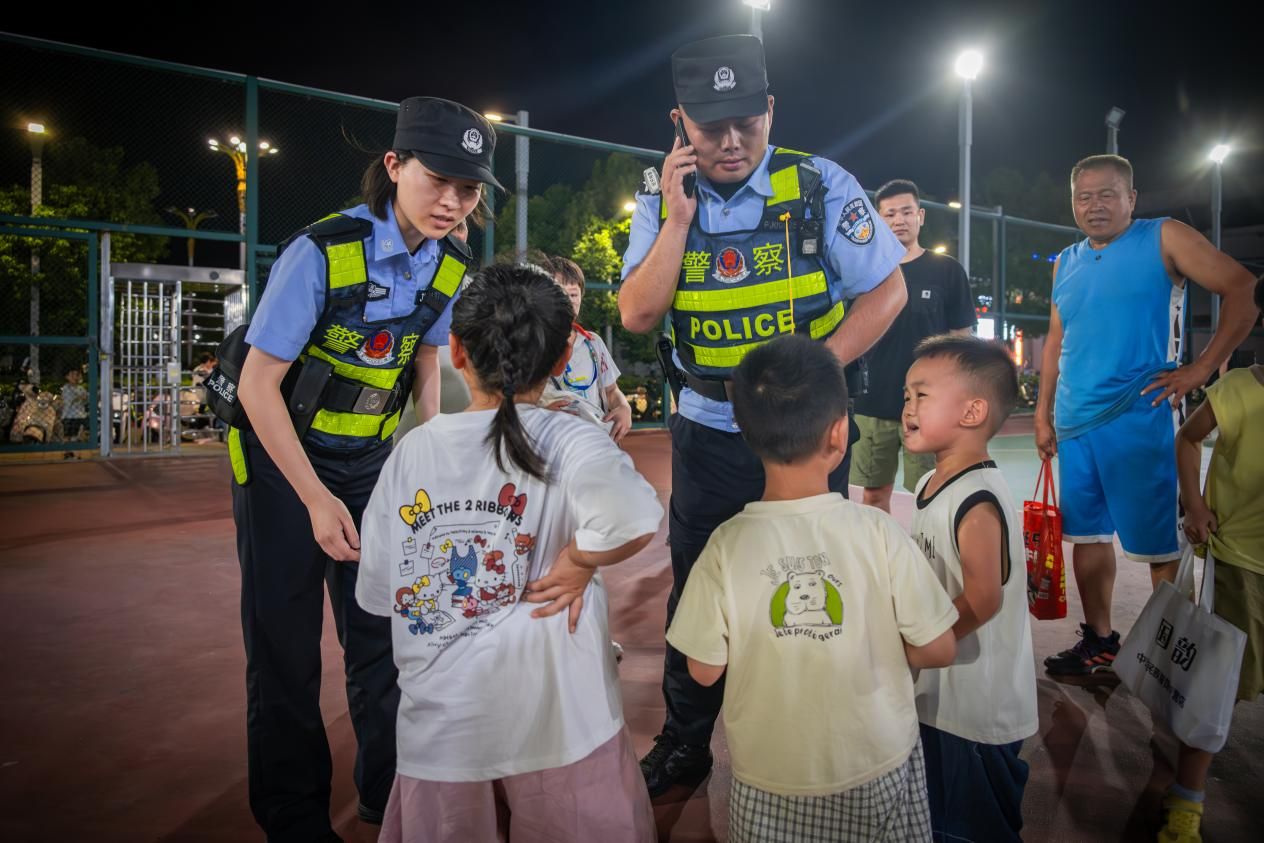 酷暑“烤”驗下的守護(hù)：巡防反詐護(hù)民安