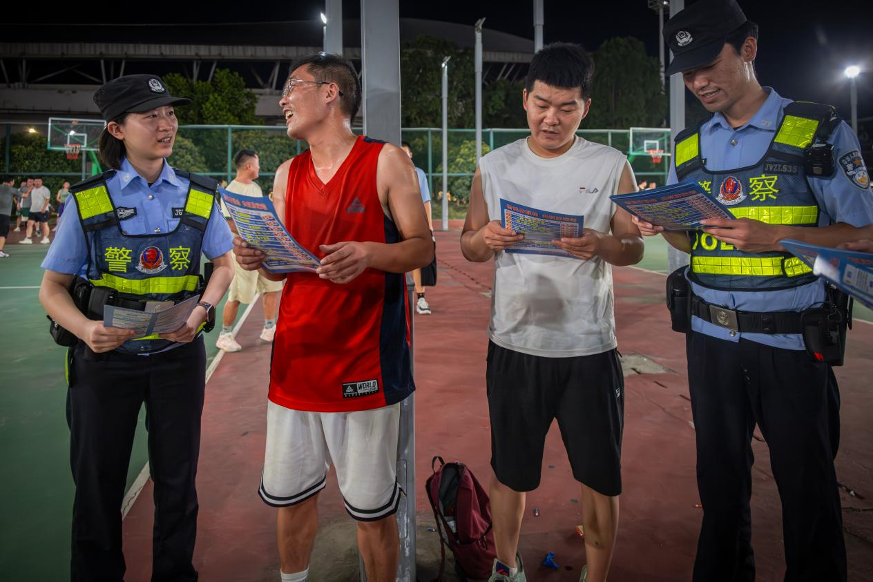 酷暑“烤”驗下的守護(hù)：巡防反詐護(hù)民安