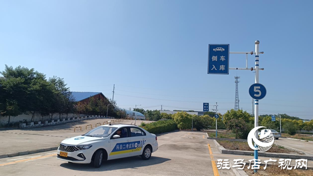 高溫天學車“熱”暑假駕考大學生成主力