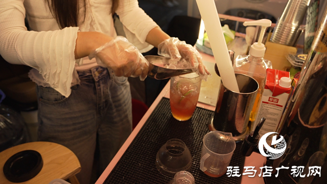 傳統(tǒng)消暑飲品帶動(dòng)夜市經(jīng)濟(jì)的蓬勃發(fā)展
