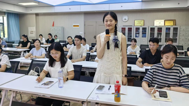  駐馬店市中醫(yī)院舉行2025級中醫(yī)規(guī)范化培訓學員開學典禮