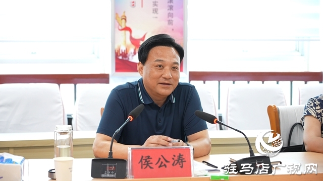  西平縣為清華學(xué)子劉碩舉辦錄取通知書接收儀式暨座談會