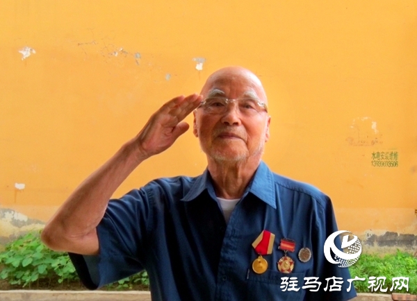 平輿九旬老兵馮振邦：槍林彈雨鑄忠魂 扎根基層守初心