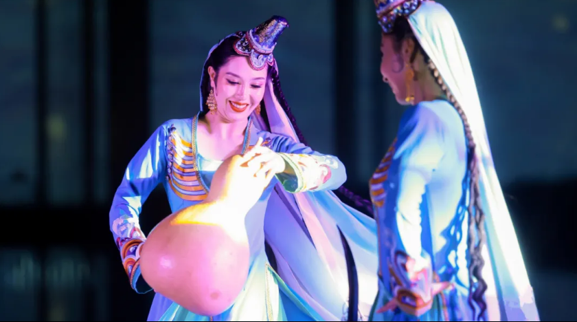 古文明大展上?！皥F(tuán)建”，每個(gè)都想去→