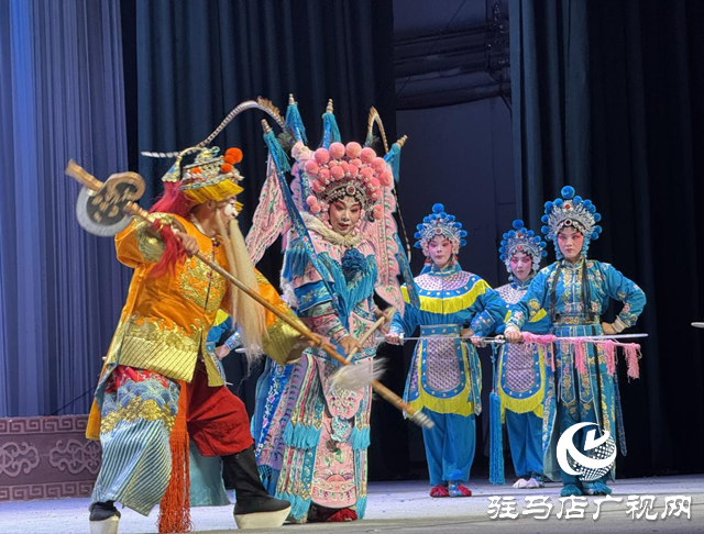 傳統(tǒng)戲曲煥發(fā)新魅力 駐馬店中原文化大舞臺(tái)演出季結(jié)束