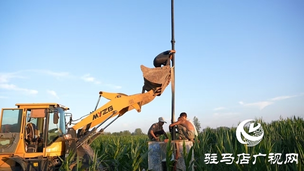 西平縣徐魏莊社區(qū)：搶修水利機(jī)井 全力保障秋澆灌溉