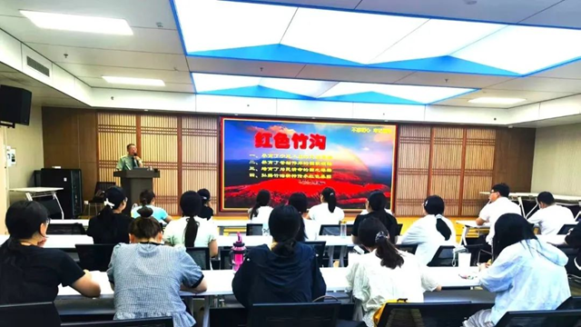 傳承紅色基因，筑牢醫(yī)者初心——駐馬店市中醫(yī)院開展2025級中醫(yī)規(guī)培學員入院思政教育
