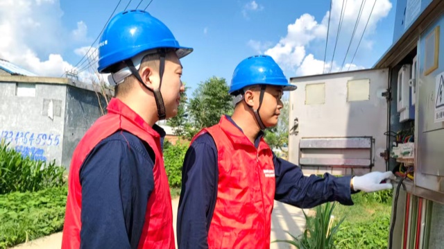 國(guó)網(wǎng)西平縣供電公司：抗旱保電護(hù)民生