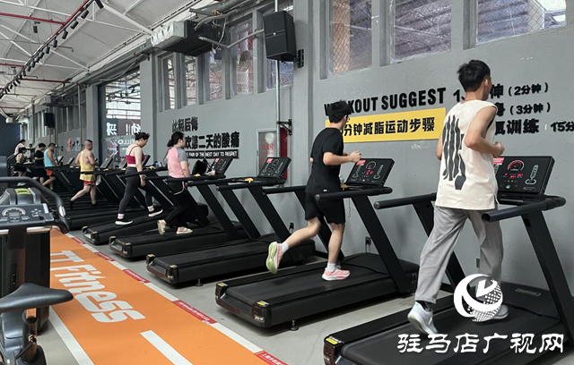 夏日的健身房成為市民運(yùn)動(dòng)的“清涼驛站”