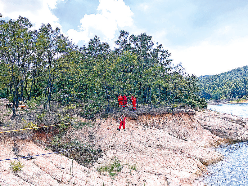 縣區(qū)動(dòng)態(tài) | 銅山湖上演“水上練兵”，泌陽(yáng)蛟龍救援隊(duì)實(shí)戰(zhàn)演習(xí)！