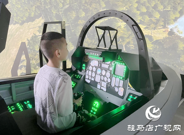 駐馬店市科技館開(kāi)展“八一”建軍節(jié)科普活動(dòng)